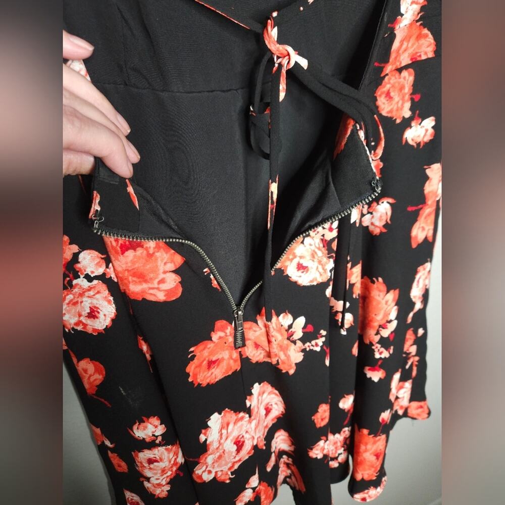 Forever 21 floral adjustable strap mini dress - Picture 2 of 6